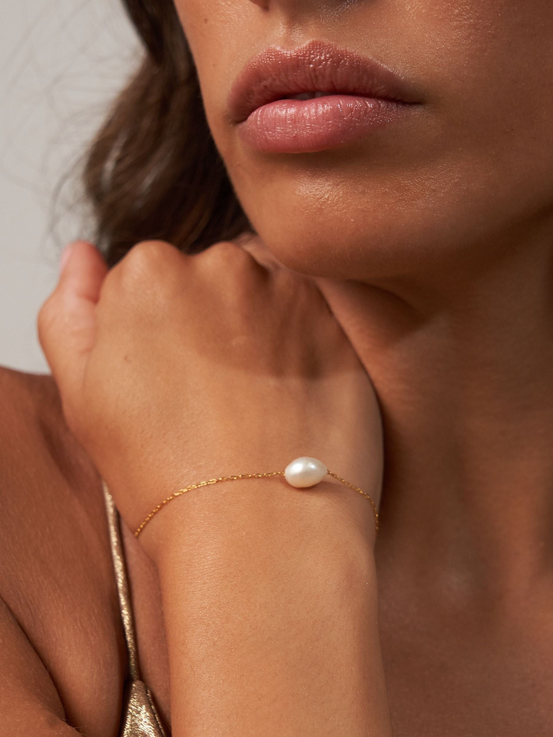 Single Pearl Bracelet Gold