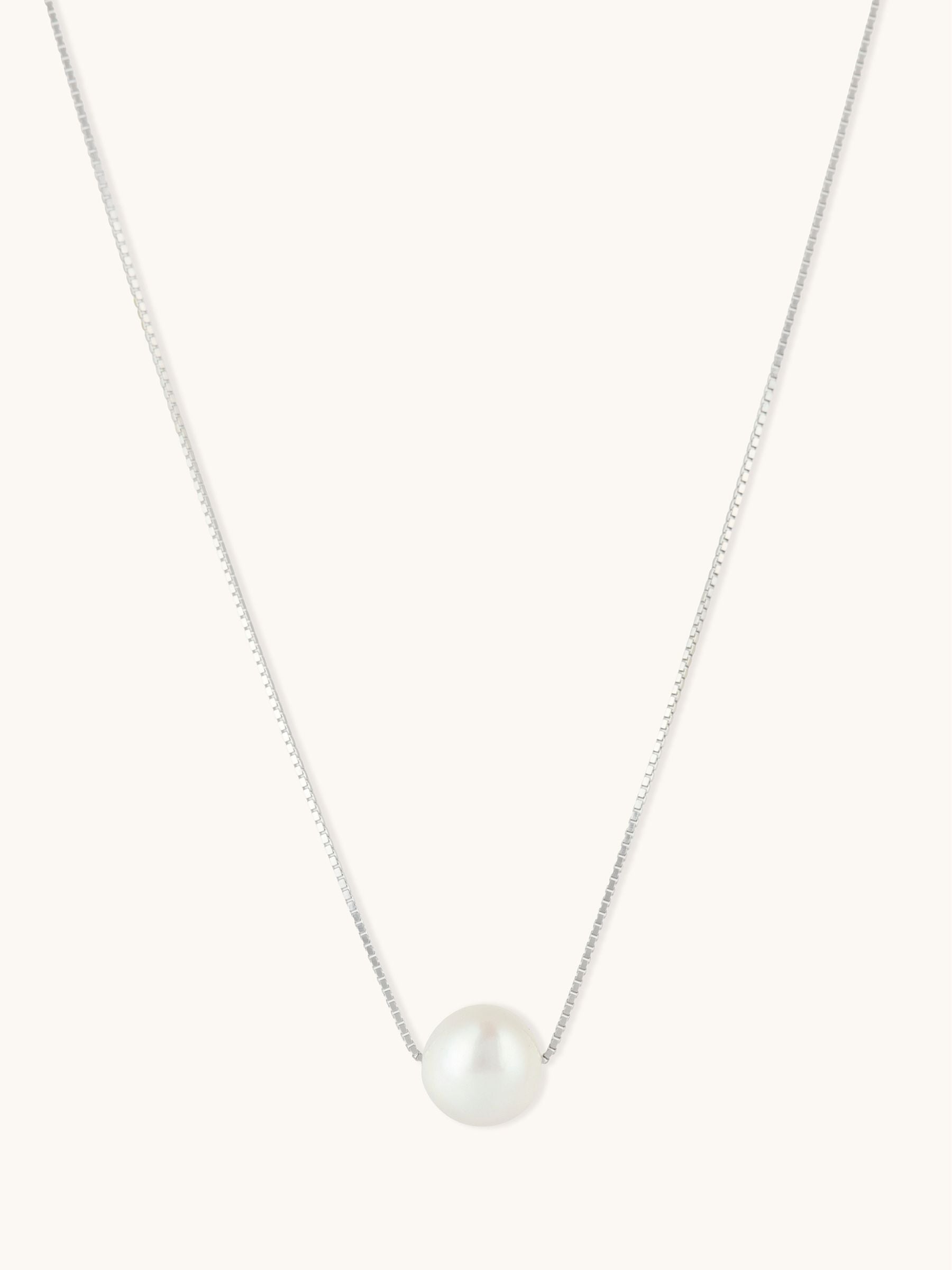 Single Pearl Choker Necklace in Silver