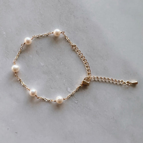 Five Pearl Gold Bracelet