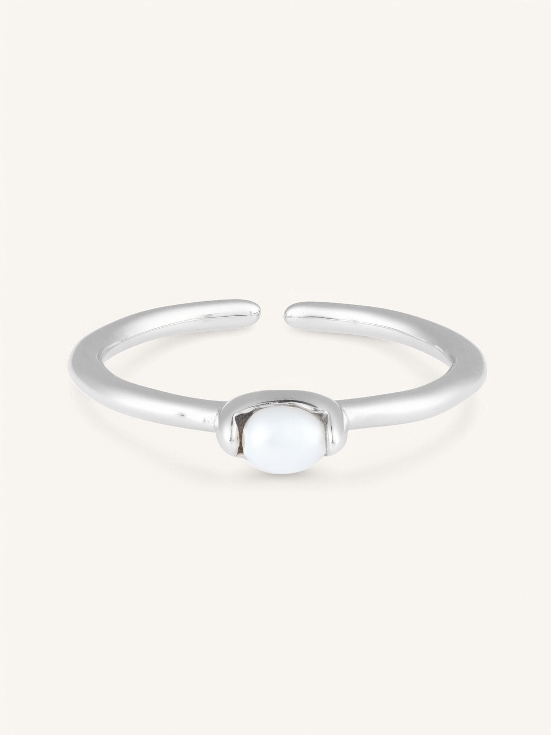 Small Single Pearl Ring