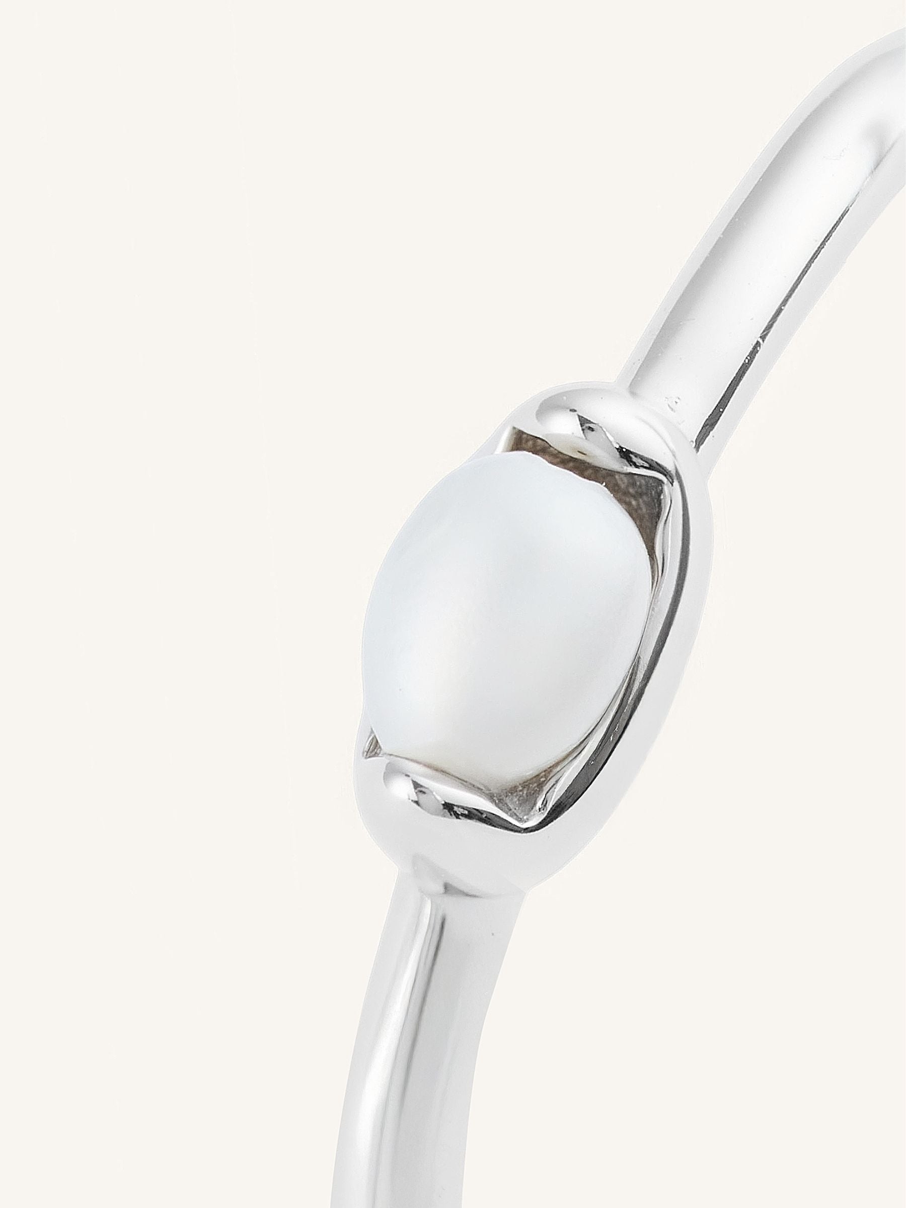 Small Single Pearl Ring