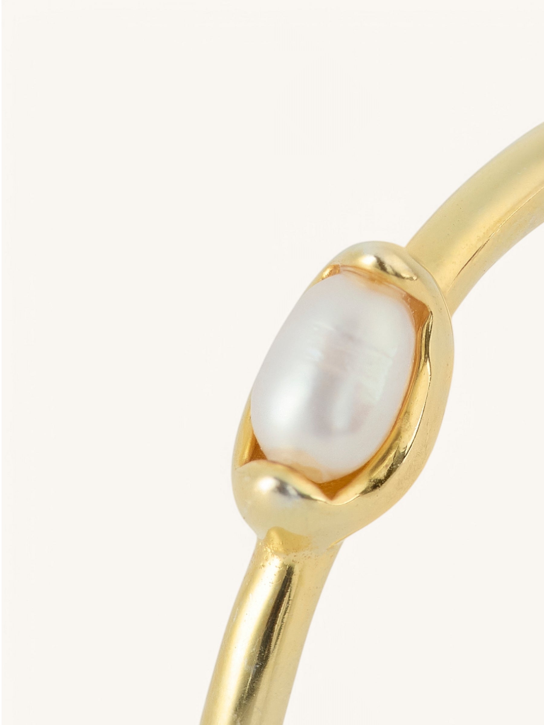 Small Single Pearl Ring