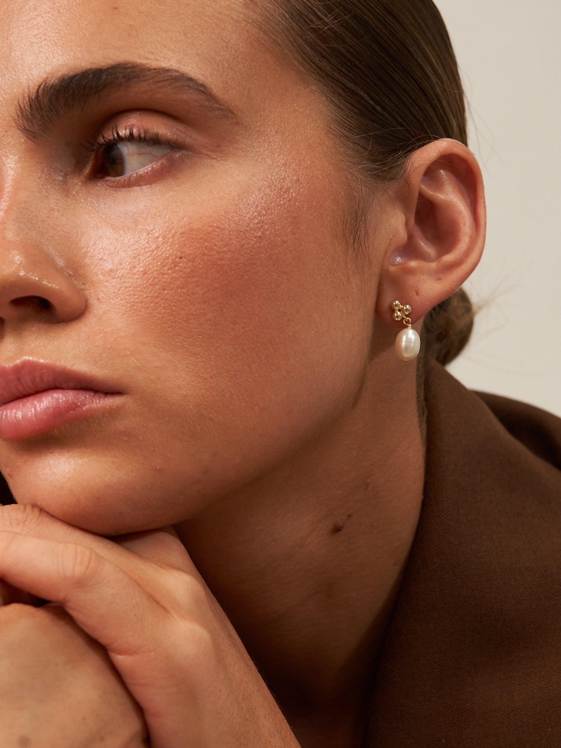 pearl drop earring gold