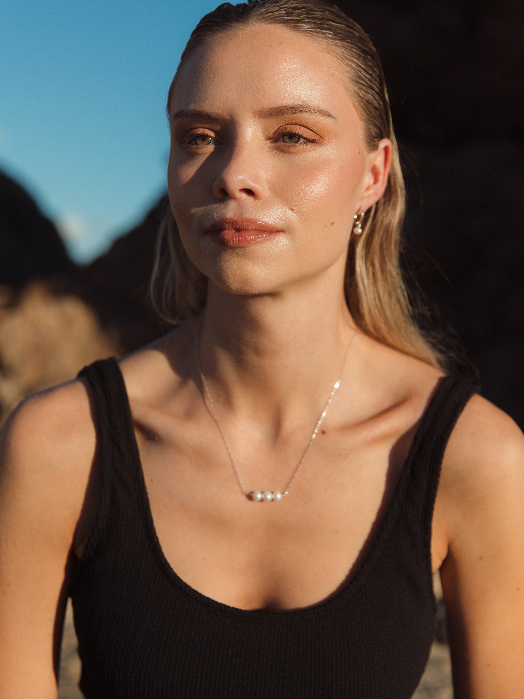 Three Pearl Pendant Necklace 