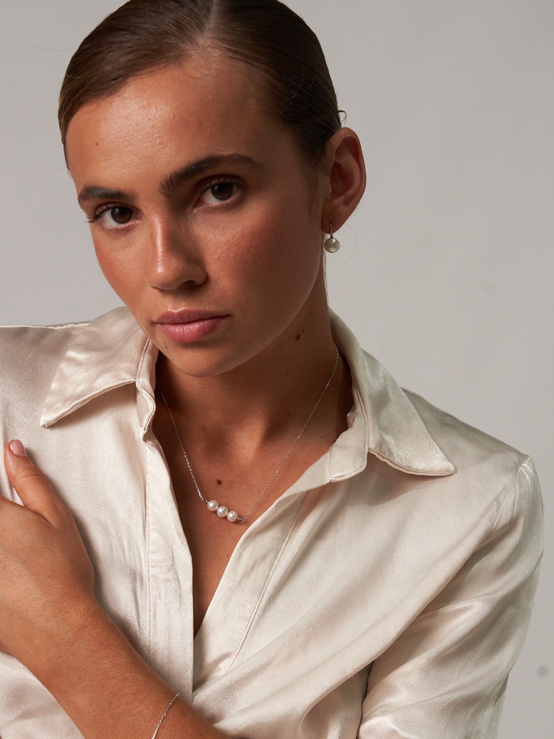 Three Pearl Pendant Necklace 