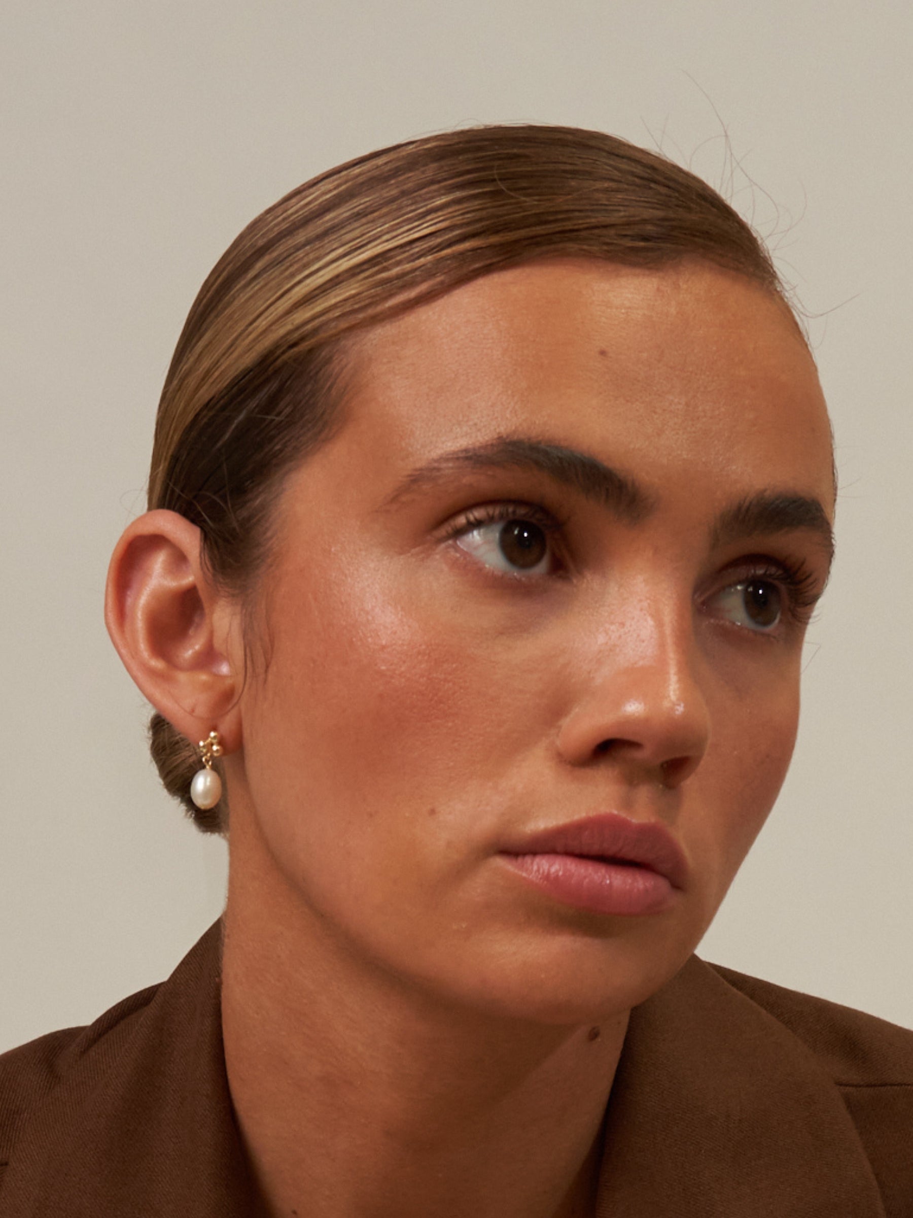 pearl drop earring gold