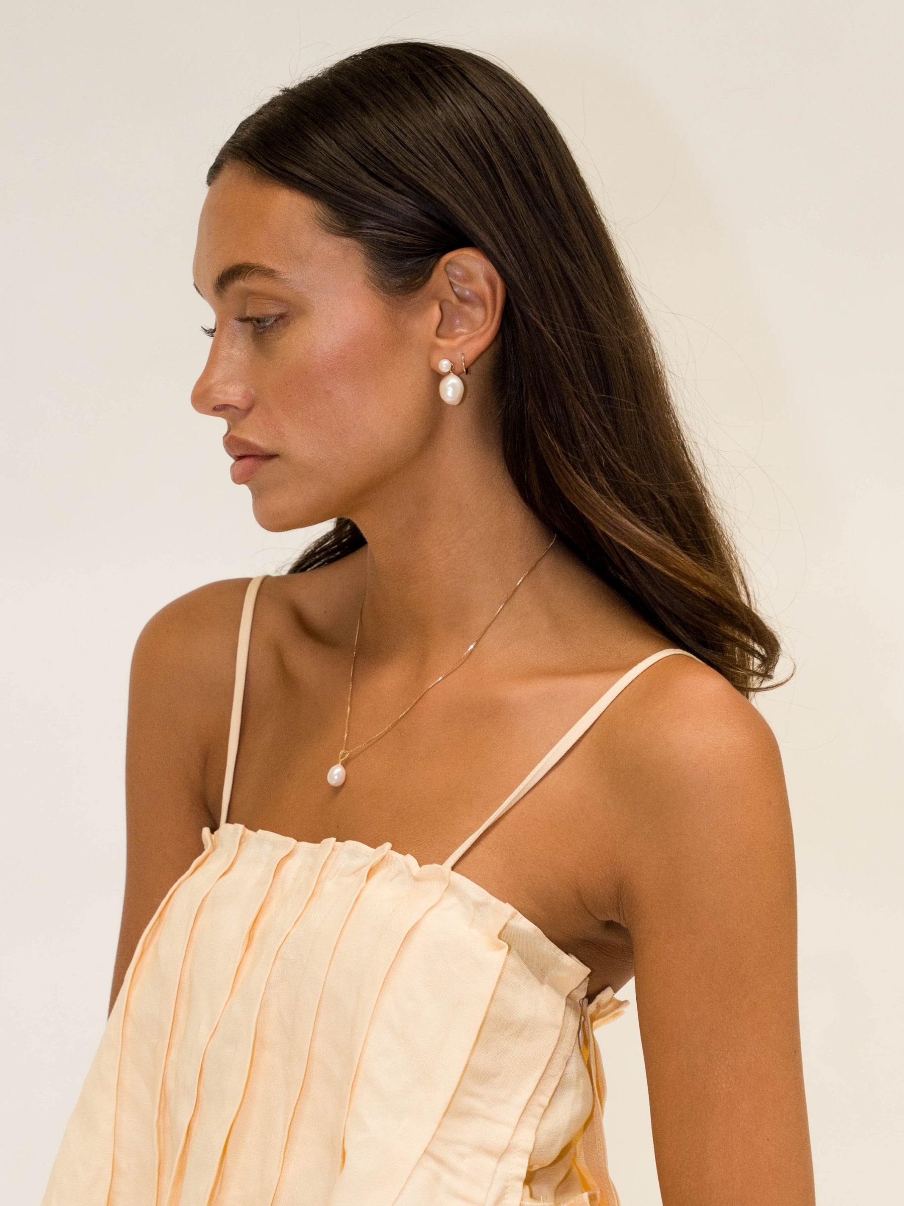 Adjustable Pearl Pendant Necklace