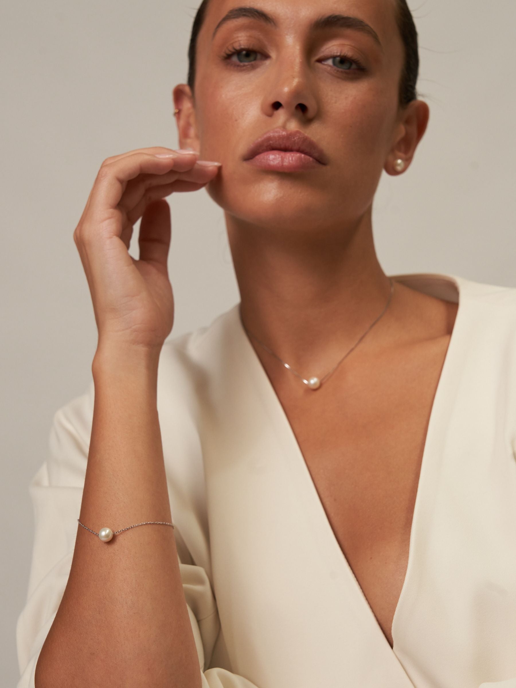 Single Pearl Choker Necklace in Silver