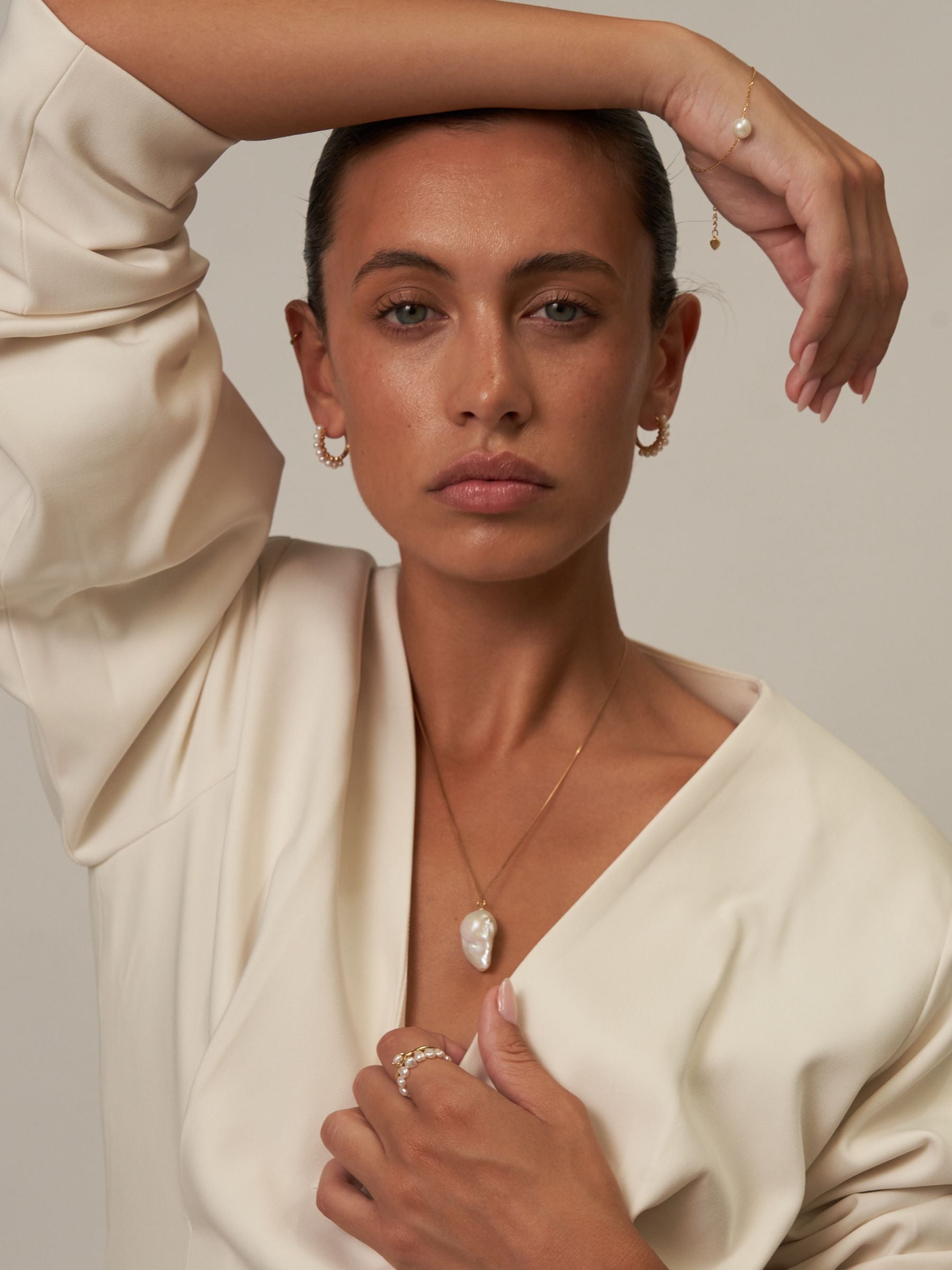 Chunky Midi Pearl Hoop Earrings