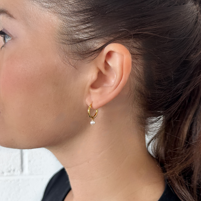 PEARL HOOP EARRINGS GOLD