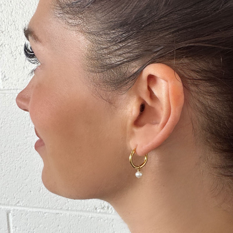 PEARL HOOP EARRINGS GOLD