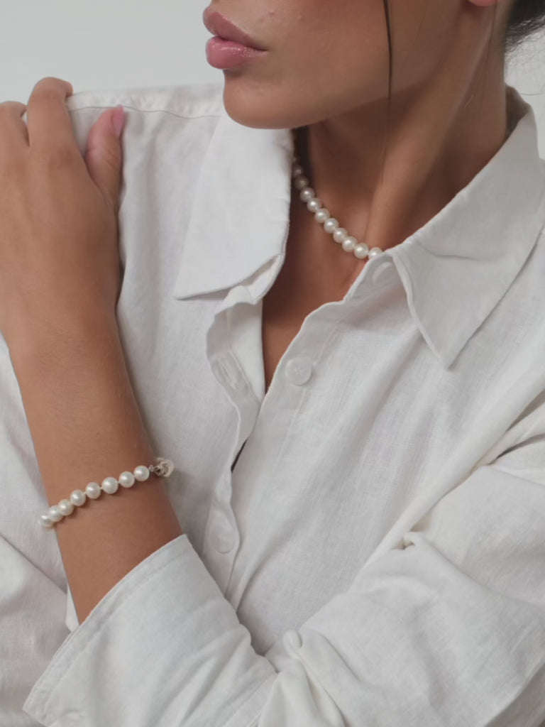 The Heritage and Legacy pearl bracelet and necklace set