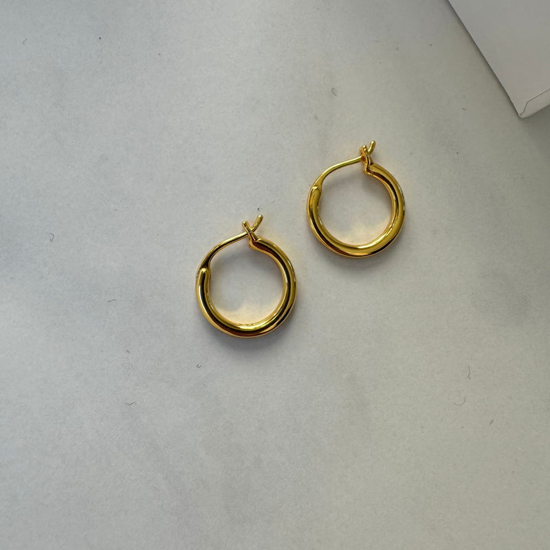  PEARL HOOP EARRINGS GOLD