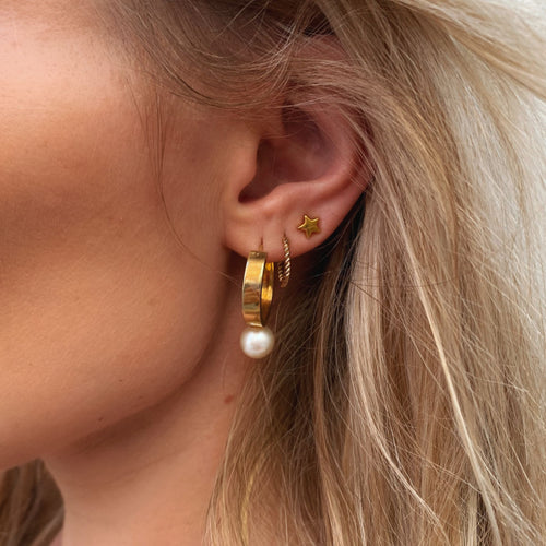 Chunk Hoop Earrings in gold & Pearl