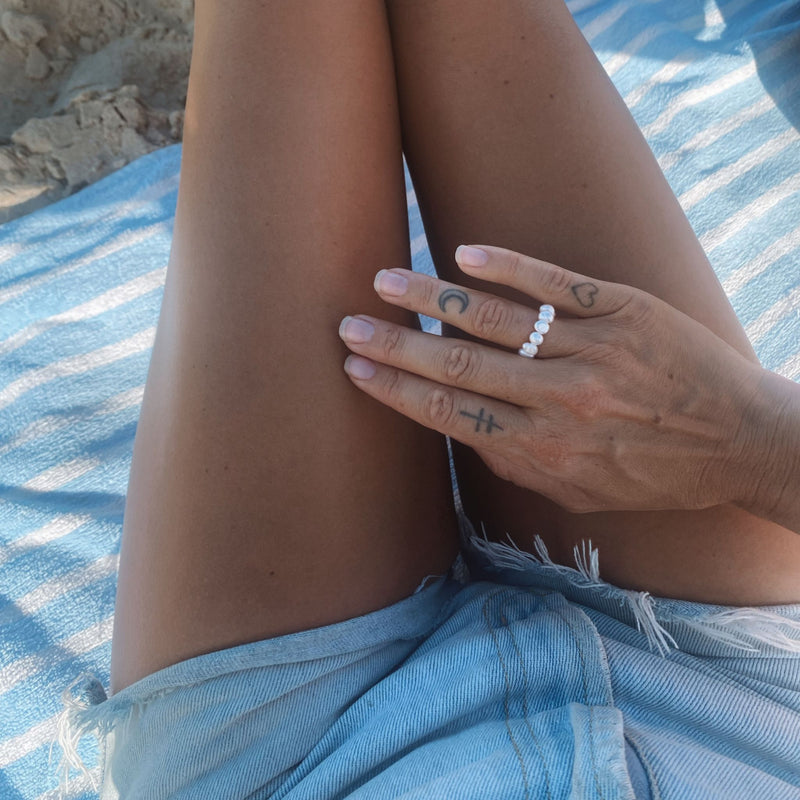 Baroque Pearl Ring - Lilly on models hand