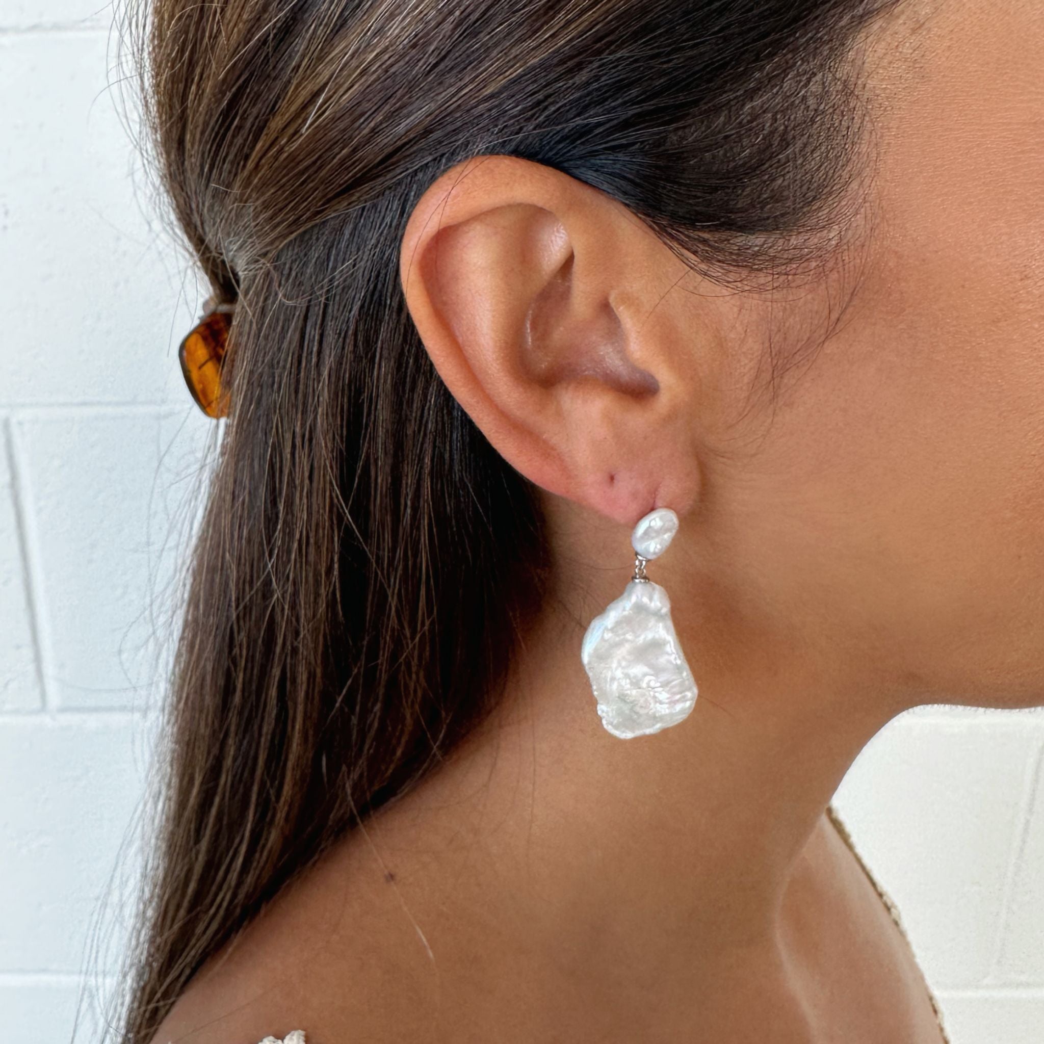 Pearl dangle earrings 